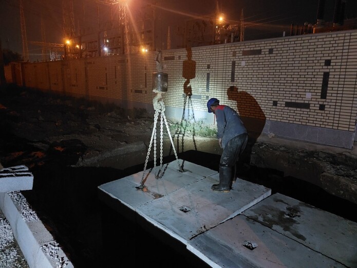 Manhole installation